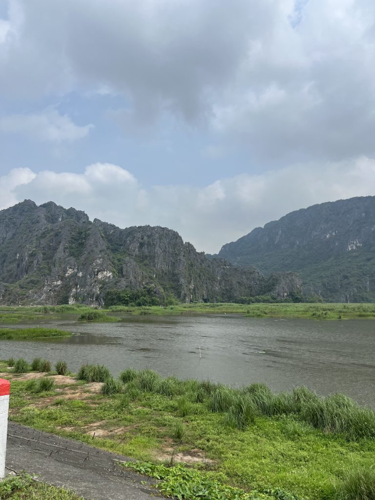 Du lịch Ninh Bình 2 ngày 1 đêm tự túc - Đầm Vân Long