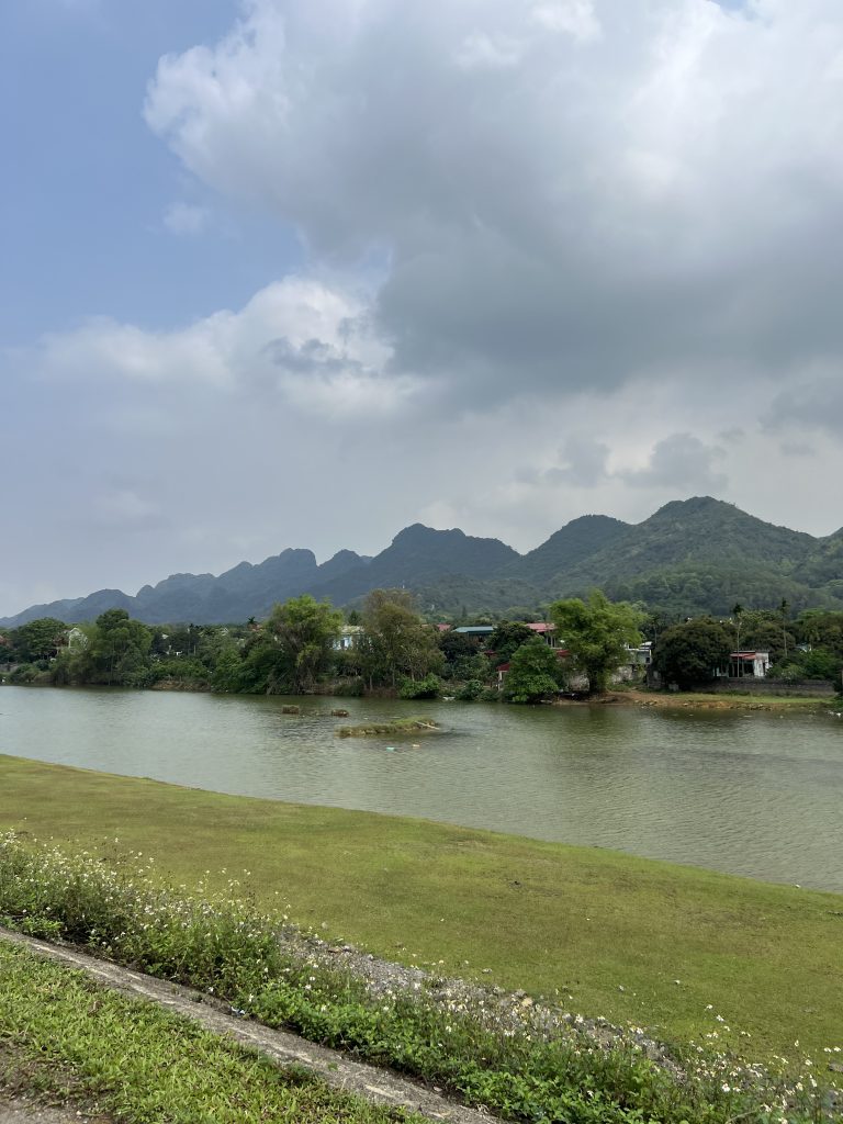 Du lịch Ninh Bình 2 ngày 1 đêm tự túc - Đầm Vân Long